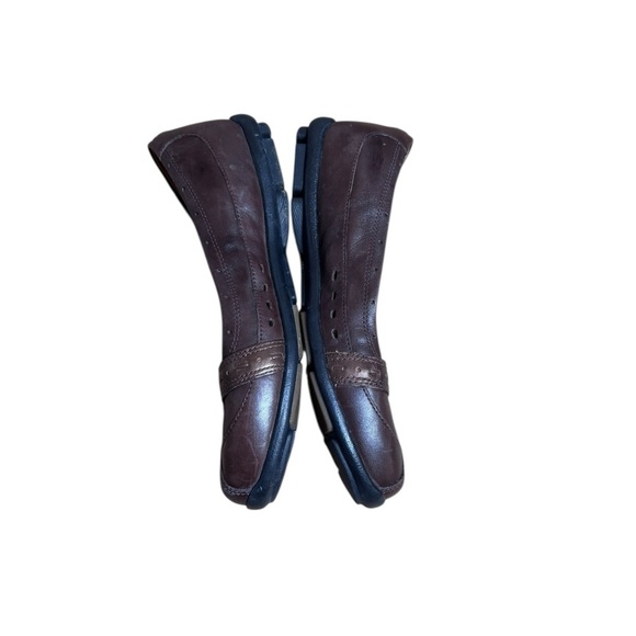 Clark's unstructured brown with metallic strap flats - Picture 2 of 5